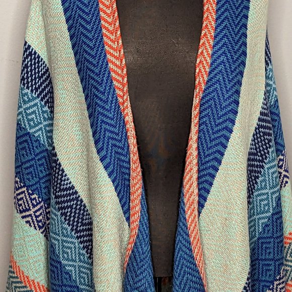 BCBGeneration Sweater Wrap One Size - Picture 9 of 10